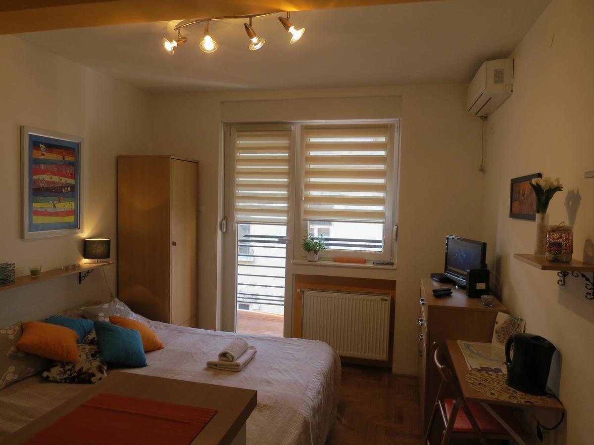 8 * Novi Sad